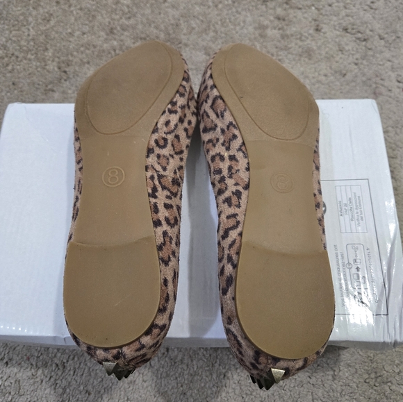 Women Shoes - Picture 5 of 9